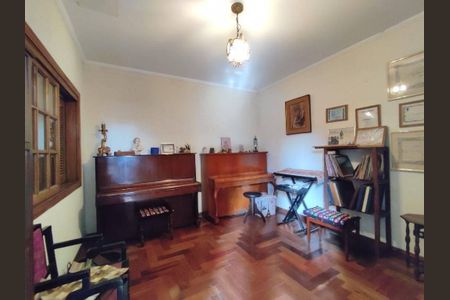 Casa à venda com 5 quartos, 200m² em Vila Sonia, São Paulo