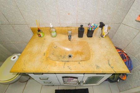 Casa à venda com 100m², 2 quartos e 2 vagasDetalhe - Banheiro