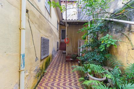 Casa à venda com 100m², 2 quartos e 2 vagasQuintal