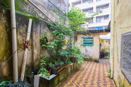 Casa à venda com 100m², 2 quartos e 2 vagasQuintal