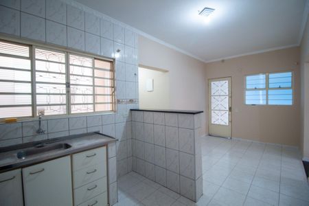 Casa para alugar com 220m², 3 quartos e 3 vagas Casa para alugar com 220m², 3 quartos e 3 vagasCozinha
