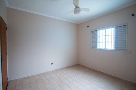 Casa para alugar com 220m², 3 quartos e 3 vagasSuíte