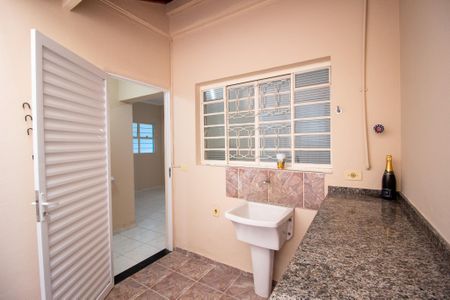 Casa para alugar com 220m², 3 quartos e 3 vagasÁrea de Serviço