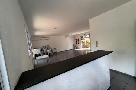 Apartamento para alugar com 45m², 2 quartos e 1 vaga Apartamento para alugar com 45m², 2 quartos e 1 vagaÁrea comum - Salão de festas