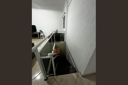 Casa para alugar com 187m², 3 quartos e 2 vagas Casa para alugar com 187m², 3 quartos e 2 vagasEscada