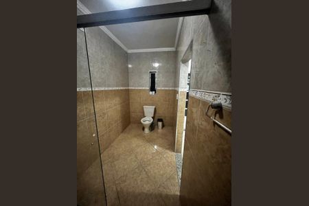 Banheiro de casa para alugar com 3 quartos, 187m² em Baronesa, Osasco