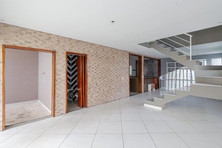 Casa de condomínio para alugar com 250m², 4 quartos e 3 vagasSala