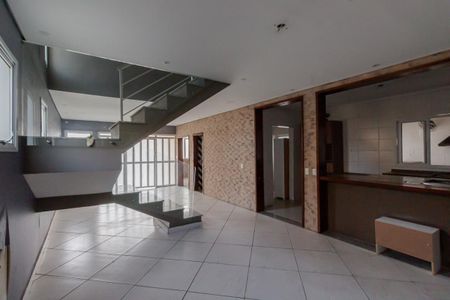 Sala de casa de condomínio para alugar com 4 quartos, 250m² em Planalto Paulista, São Paulo