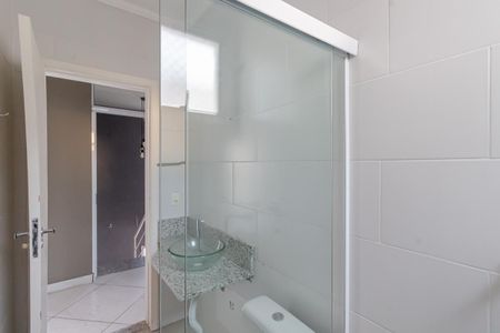 Casa de condomínio para alugar com 250m², 4 quartos e 3 vagasBanheiro