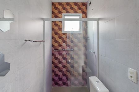 Casa de condomínio para alugar com 250m², 4 quartos e 3 vagasBanheiro da Suíte 2