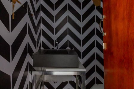 Casa de condomínio para alugar com 250m², 4 quartos e 3 vagasLavabo