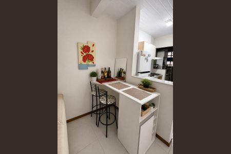Cozinha de casa à venda com 2 quartos, 45m² em Olaria, Canoas