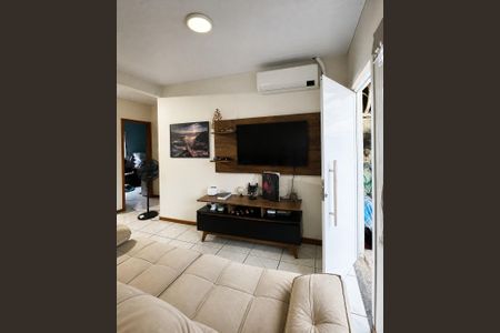 Sala de casa à venda com 2 quartos, 45m² em Olaria, Canoas