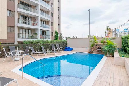 Apartamento à venda com 175m², 4 quartos e 4 vagas Apartamento à venda com 175m², 4 quartos e 4 vagasÁrea comum - Piscina
