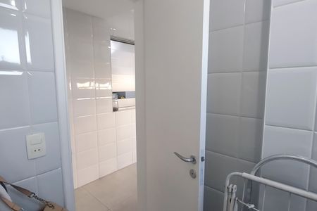 Apartamento à venda com 175m², 4 quartos e 4 vagas Apartamento à venda com 175m², 4 quartos e 4 vagasBanheiro 2