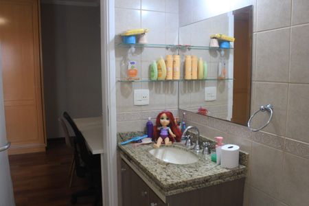 Apartamento à venda com 175m², 4 quartos e 4 vagasBanheiro da Suíte 2