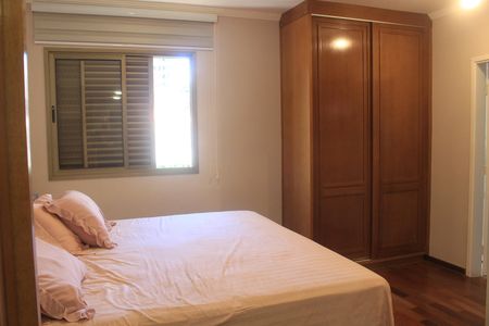 Apartamento à venda com 175m², 4 quartos e 4 vagasSuíte 1