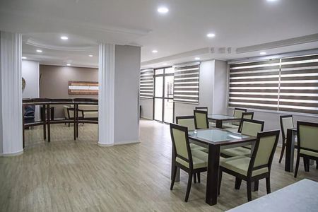Apartamento à venda com 175m², 4 quartos e 4 vagas Apartamento à venda com 175m², 4 quartos e 4 vagasÁrea comum - Salão de festas