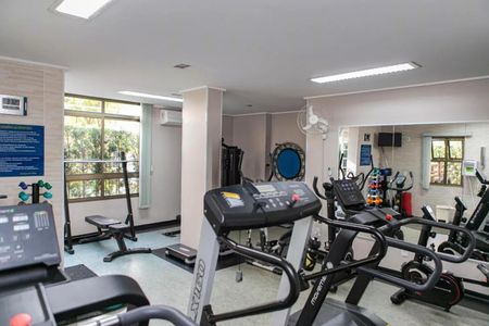 Apartamento à venda com 175m², 4 quartos e 4 vagas Apartamento à venda com 175m², 4 quartos e 4 vagasÁrea comum - Academia