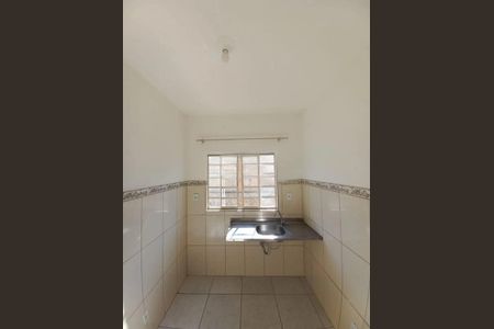 Cozinha de apartamento para alugar com 2 quartos, 53m² em Caieiras, Vespasiano