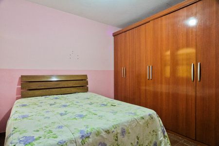 Casa para alugar com 90m², 2 quartos e 2 vagasQuarto 1