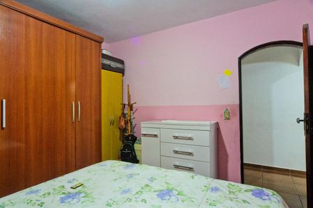 Casa para alugar com 90m², 2 quartos e 2 vagasQuarto 1