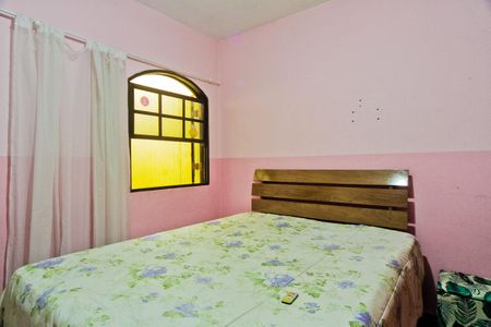 Casa para alugar com 90m², 2 quartos e 2 vagasQuarto 1