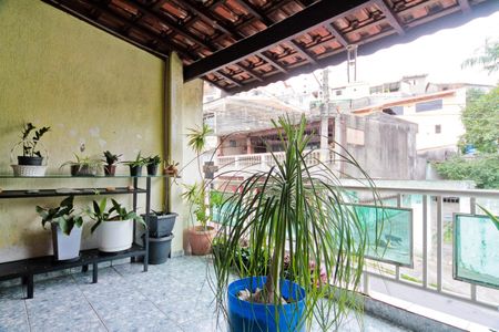 Casa para alugar com 90m², 2 quartos e 2 vagasVaranda