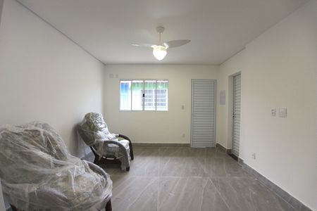 Casa de condomínio para alugar com 40m², 1 quarto e 1 vagaSala