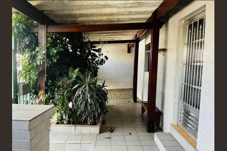 Casa à venda com 90m², 3 quartos e 1 vagaQuintal