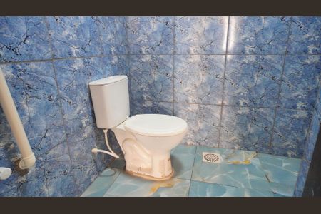 Banheiro  de kitnet/studio para alugar com 1 quarto, 37m² em Jardim Dona Leopoldina, Porto Alegre