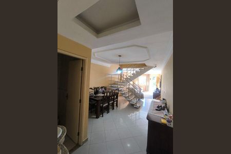 Casa à venda com 3 quartos, 127m² em Vila Rosalia, Guarulhos