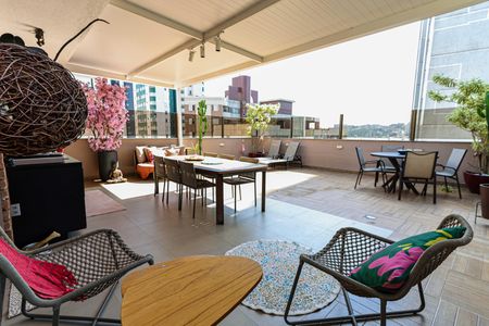 Apartamento à venda com 250m², 4 quartos e 3 vagasCobertura