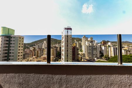 Apartamento à venda com 250m², 4 quartos e 3 vagasCobertura