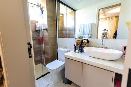 Apartamento à venda com 250m², 4 quartos e 3 vagasBanheiro da Suíte