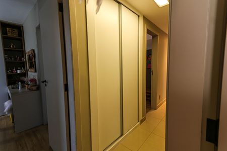Apartamento à venda com 250m², 4 quartos e 3 vagasCorredor