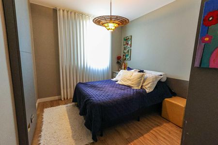 Apartamento à venda com 250m², 4 quartos e 3 vagasQuarto 2