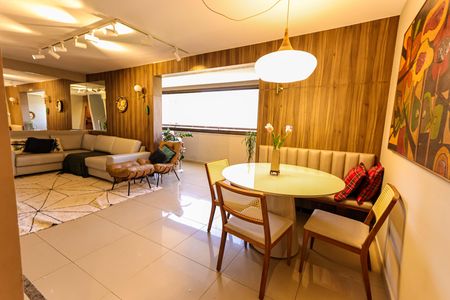 Apartamento à venda com 250m², 4 quartos e 3 vagasSala