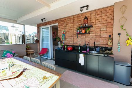 Apartamento à venda com 250m², 4 quartos e 3 vagasCobertura