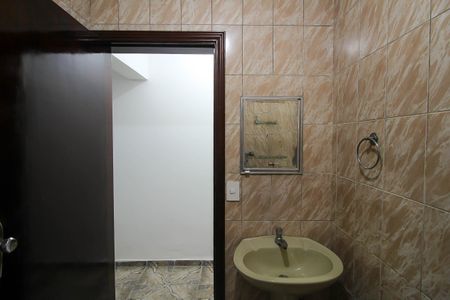 Casa à venda com 156m², 3 quartos e 2 vagasLavabo