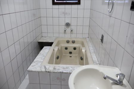 Casa à venda com 156m², 3 quartos e 2 vagasBanheiro suite