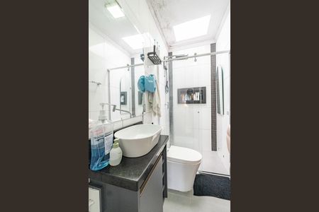 Casa à venda com 104m², 3 quartos e 2 vagasBanheiro da Suíte