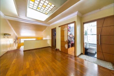 Casa à venda com 300m², 4 quartos e 4 vagas