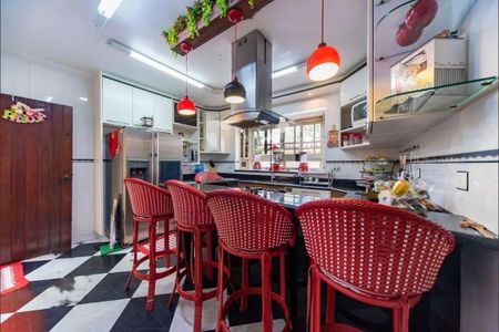 Casa à venda com 300m², 4 quartos e 4 vagas