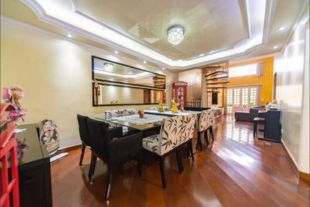 Casa à venda com 300m², 4 quartos e 4 vagas