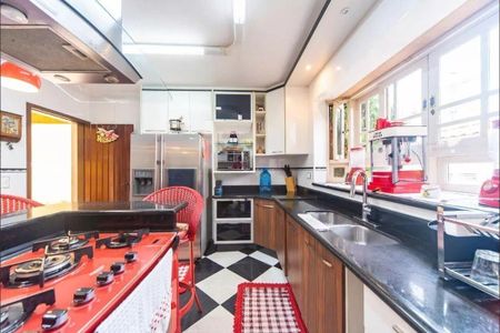 Casa à venda com 300m², 4 quartos e 4 vagas