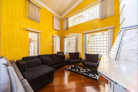 Casa à venda com 300m², 4 quartos e 4 vagas