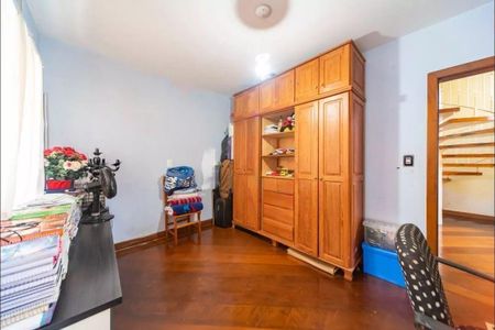 Casa à venda com 300m², 4 quartos e 4 vagas