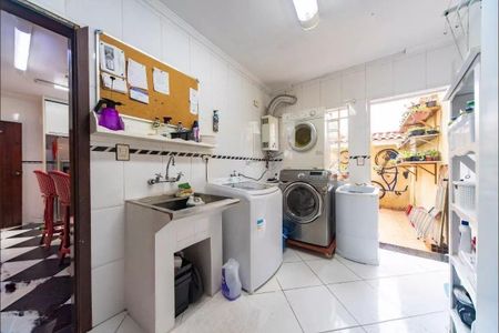 Casa à venda com 300m², 4 quartos e 4 vagas