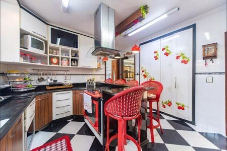 Casa à venda com 300m², 4 quartos e 4 vagas